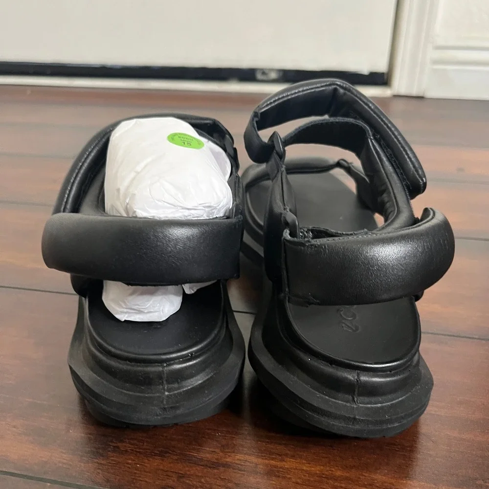 New Ecco Women Offroad Puffy Leather Outdoor Sandals Black size EU 41/ 10-10.5 - Picture 4 of 8